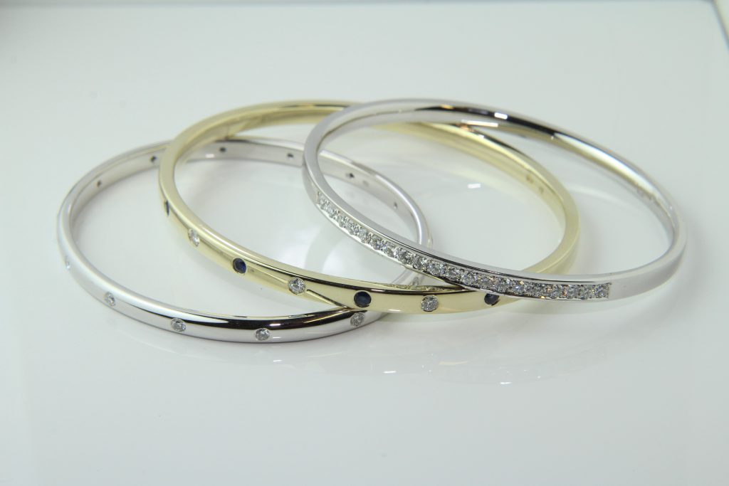 Classical bangles - upcycled gold. Diamonds optional