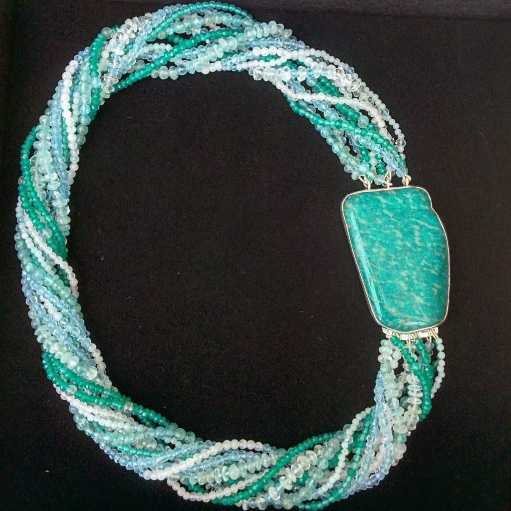 Clasp Classical bead necklace