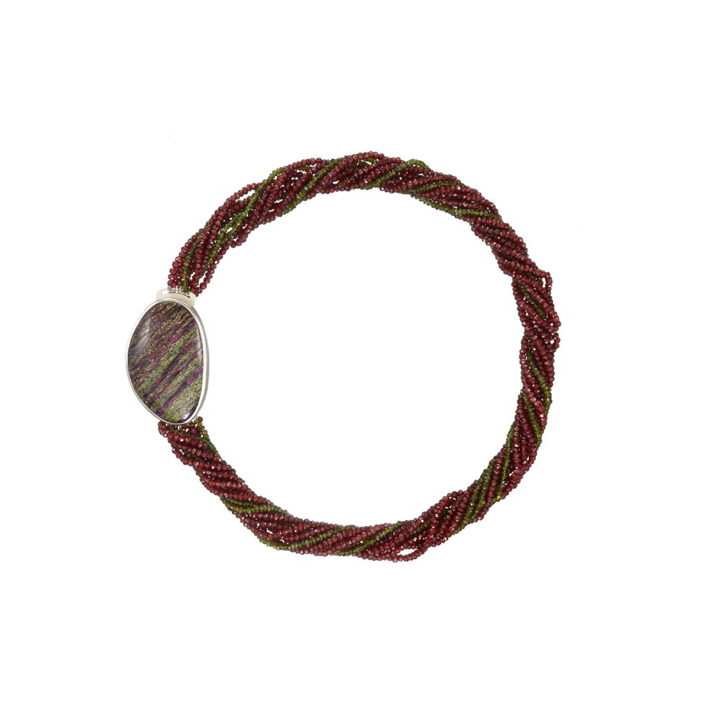 Puzzle clasp necklace